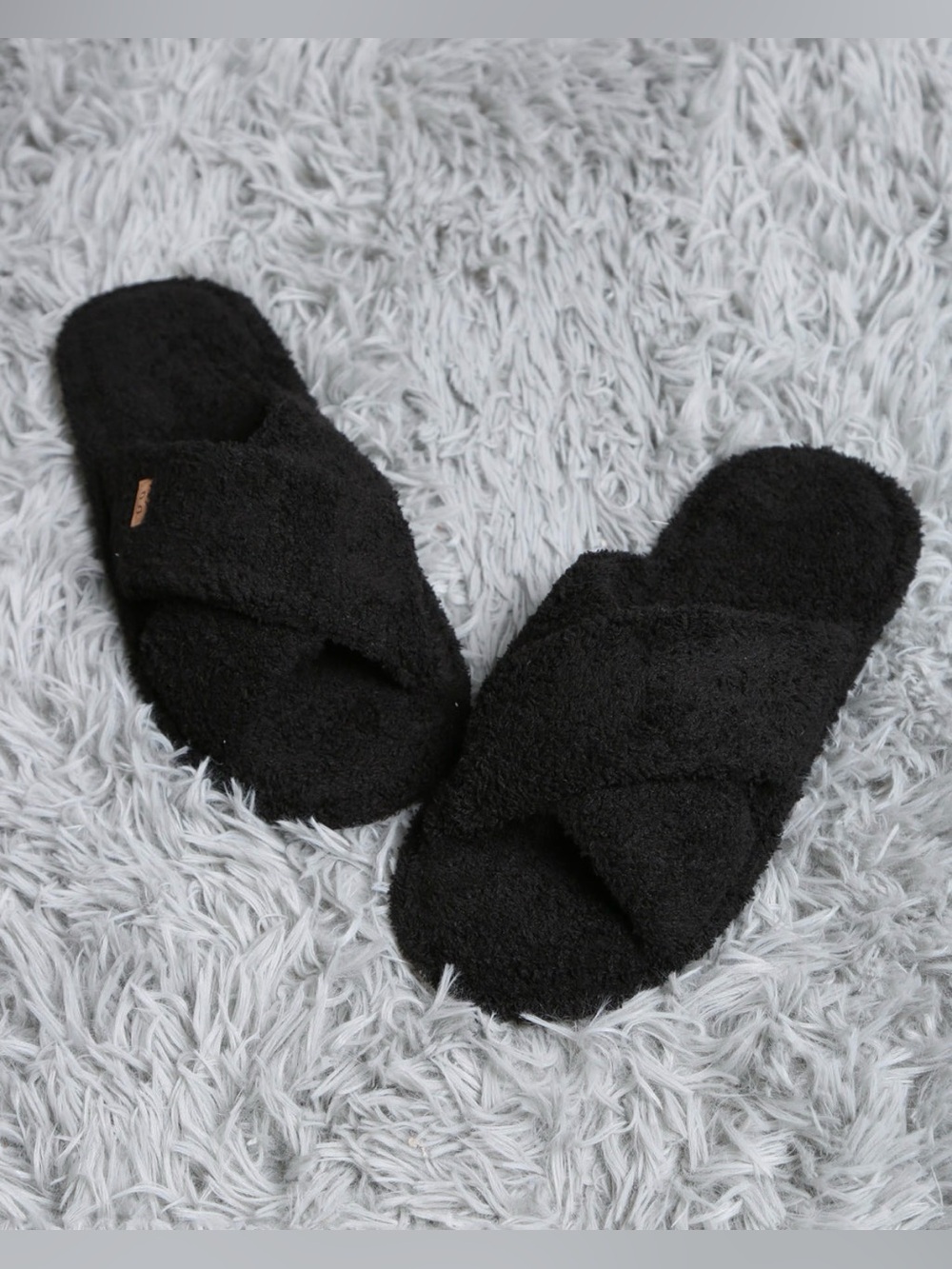 ComfyLuxe Black Fuzzy Criss Cross Slippers M/L Womens 8-10 NWT